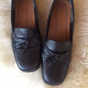 Naturalizer Black Leather Loafers w/ Tassle